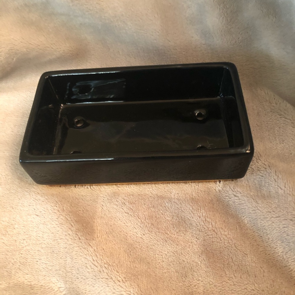 Black and Gold soap dish